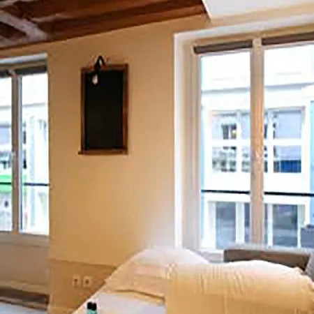 The Lovely Flat , Cocooning In The Old Paris